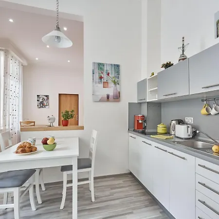 With Ap . Anglicka *