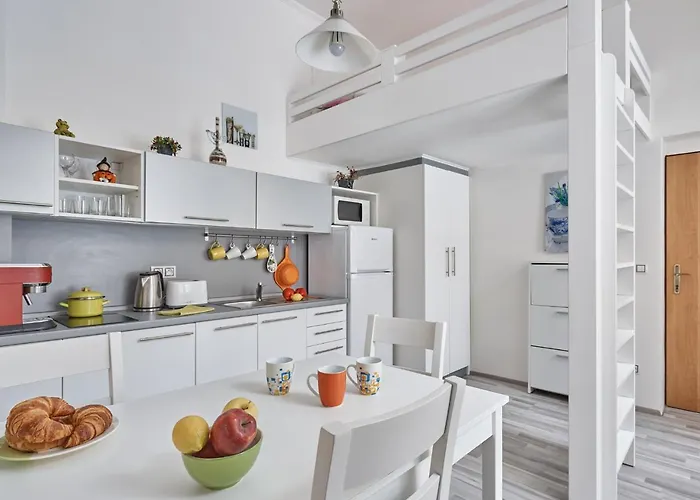 With Ap . Anglicka * Mariánské Lázně