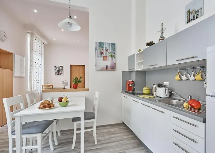 With Ap . Anglicka *